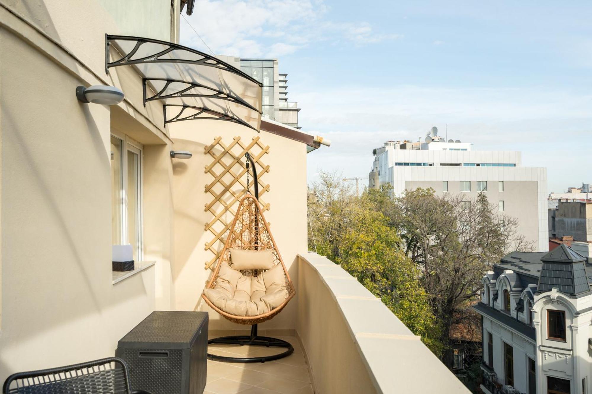 Urban Dream Studio With City Views & Comfort Bucarest Esterno foto