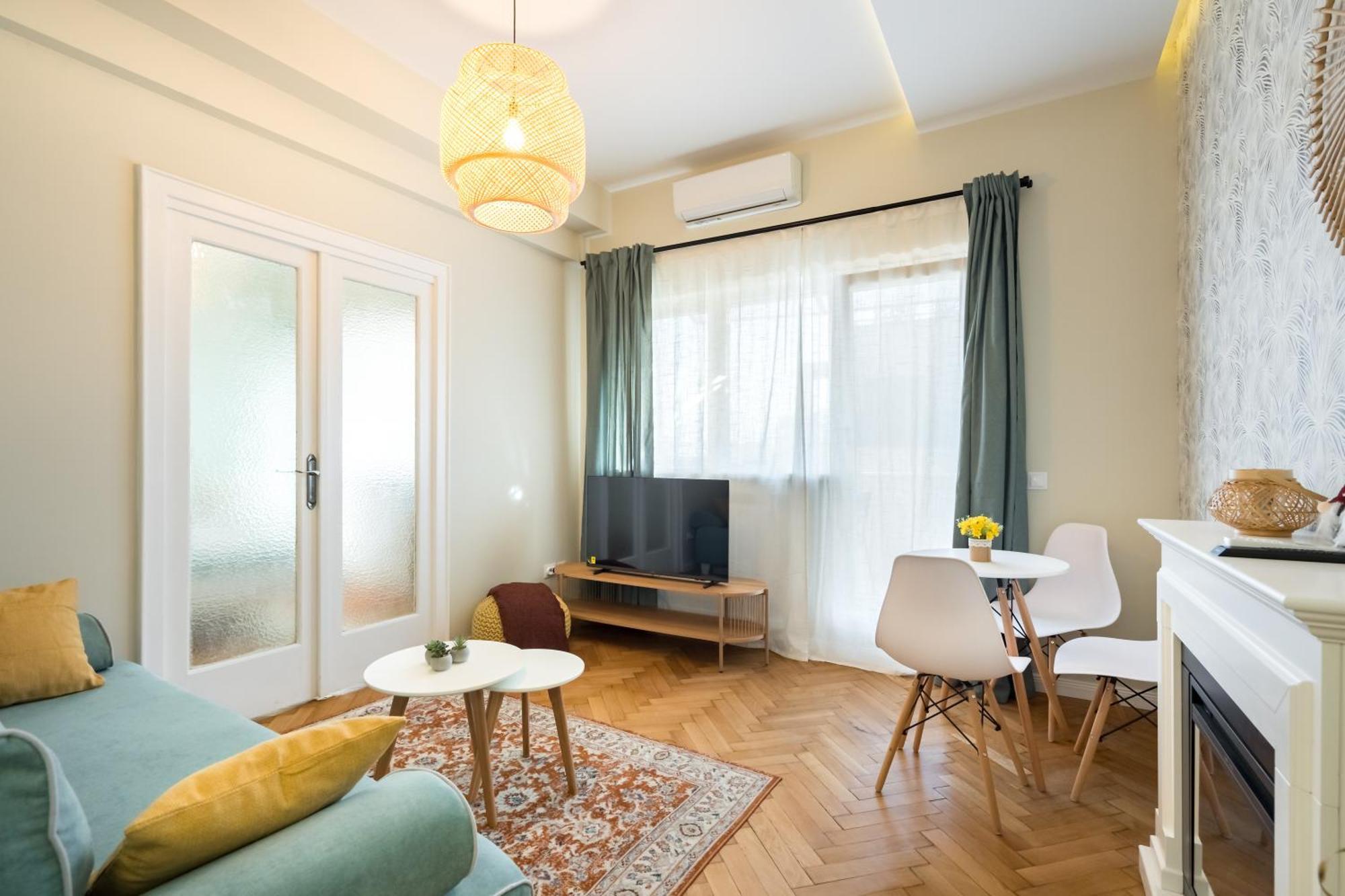 Urban Dream Studio With City Views & Comfort Bucarest Esterno foto